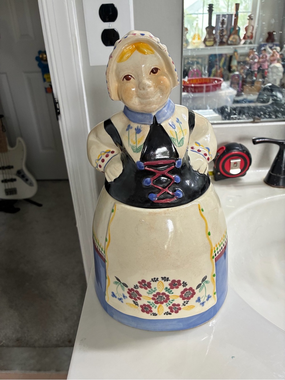 Highly collectible vintage Brayton Laguna Dutch Girl cookie jar
